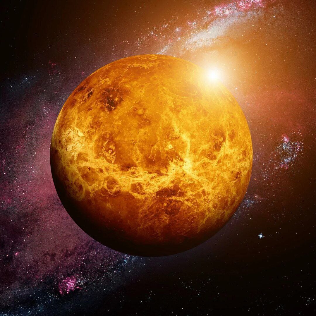Планета Венера из космоса