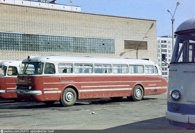 Красивое порно на старой автостанции