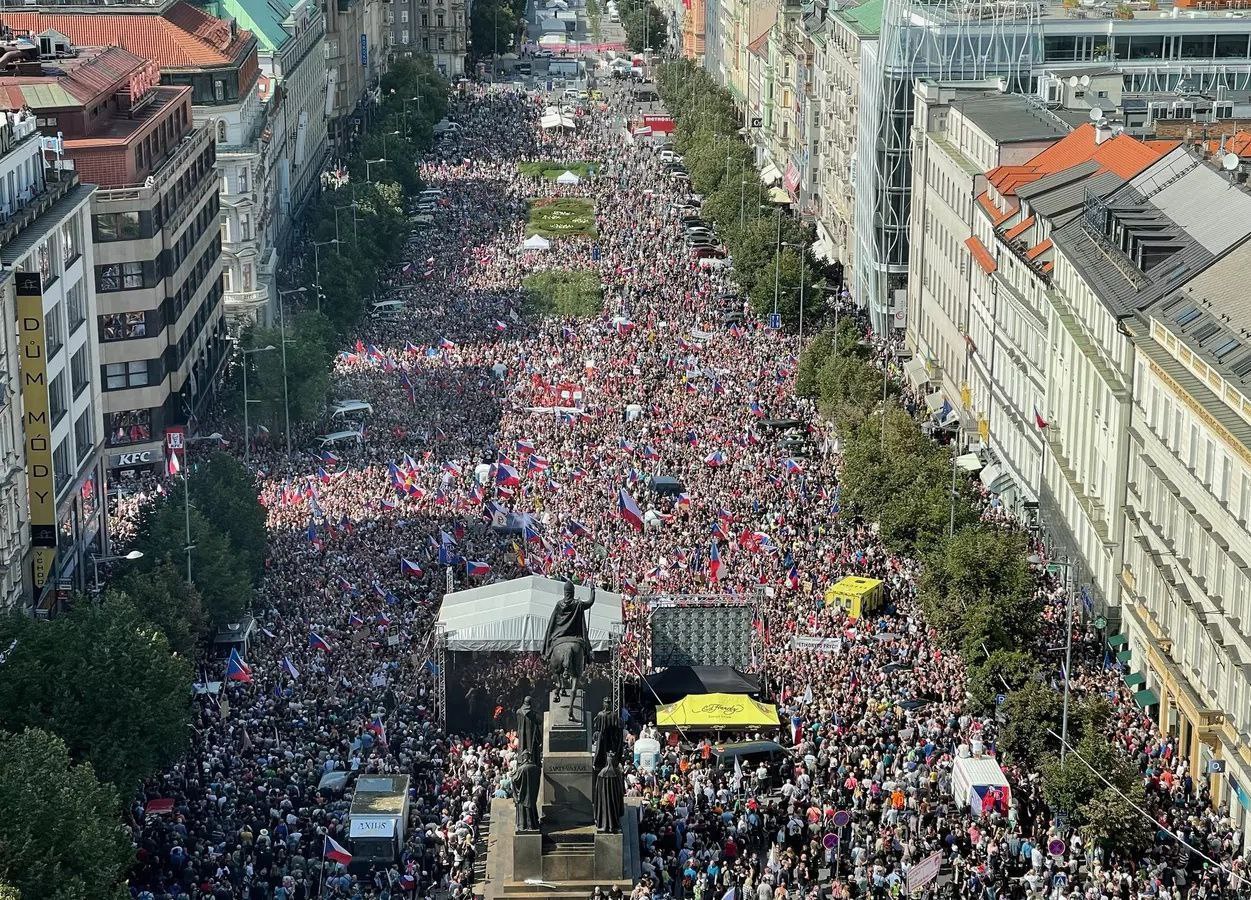 самый большой митинг в германии