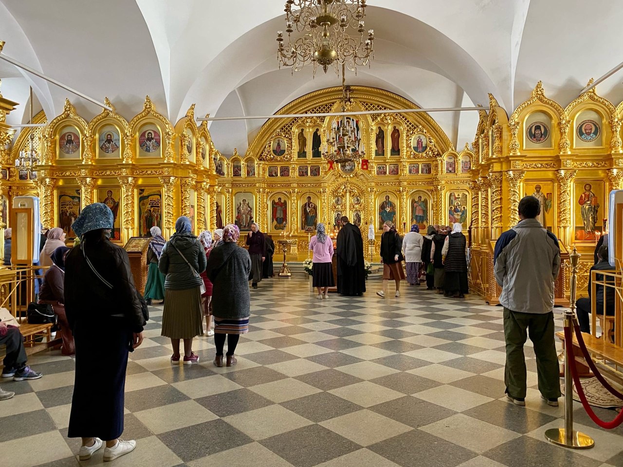 В каком монастыре можно пожить