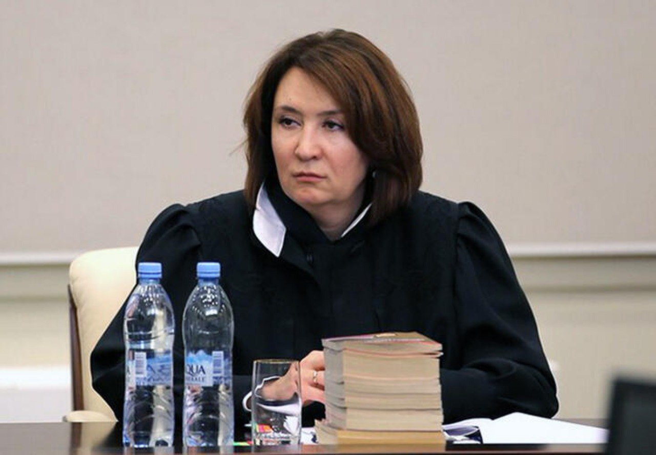 Как объявленная в розыск "золотая судья" Хахалева тратит свои миллионы и наслаждается жизнью в Грузии