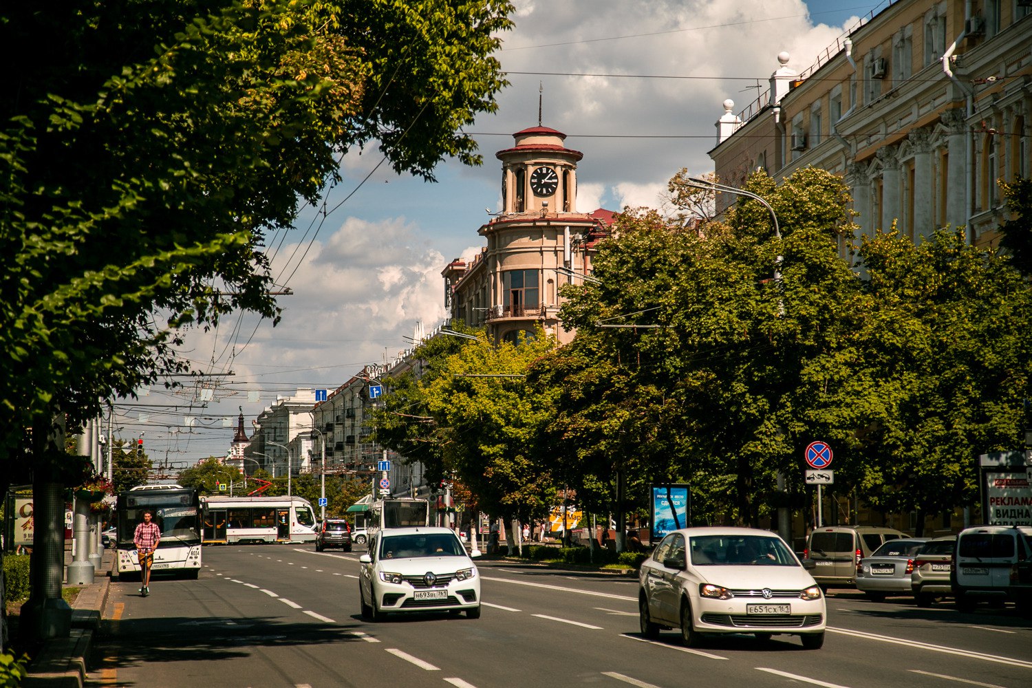 Ветер в ростове. Ростов. Ростов ночью. Ростов на Дону ночь 38 градусов.