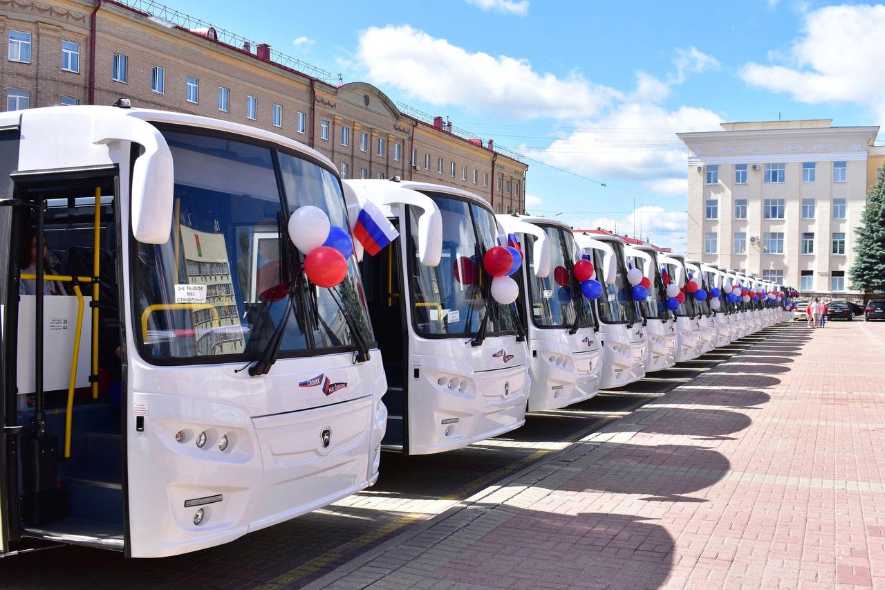 Автобусы клинцы красная гора. Автобус КАВЗ 4238 Брянск. Автобусы среднего класса. Автобус новое. Новые автобусы в Брянске.