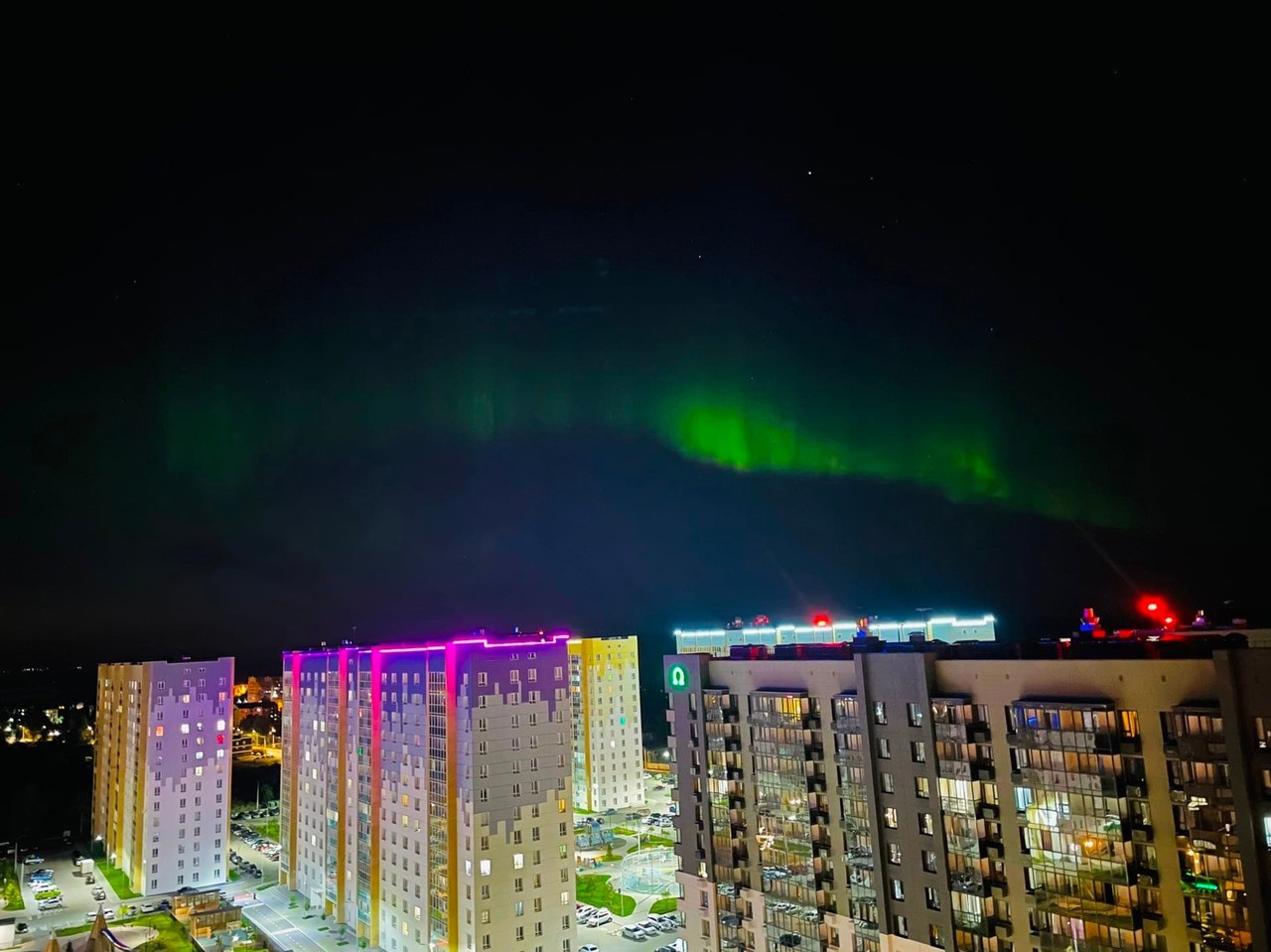 Северное сияние ростов. Северное сияние Ханты Мансийск. Северное сияние Сургут 2022. Северное сияние Ханты Мансийск 2022. Северное сияние в Нижневартовске 2022.