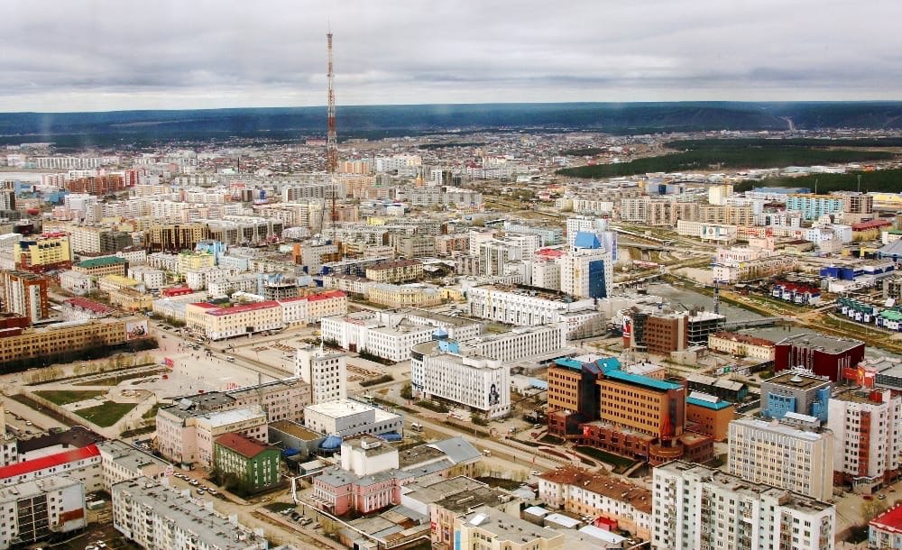 Город якутск расположен. Республика Саха Якутия город Якутск. Якутск столица Республики Саха. Центр Республики Саха. Город Якутск сверху.